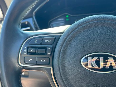 Used 2020 Kia Niro EX Premium FWD image 22