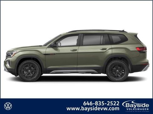New 2026 Volkswagen Atlas Peak Edition image 4