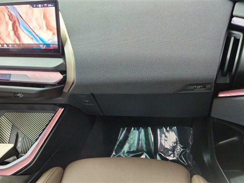 Used 2025 BMW X3 xDrive30i w/ Premium Package image 36