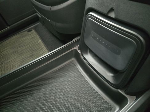 Used 2024 Rivian R1S Adventure AWD/4WD image 33