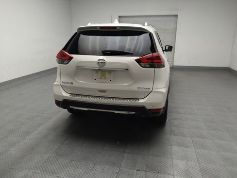 Used 2019 Nissan Rogue SV w/ Sun & Sound Touring Package AWD/4WD image 7