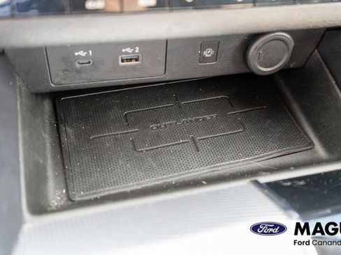 Used 2023 Mitsubishi Outlander SEL AWD/4WD image 32