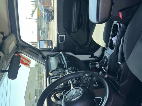 Used 2019 Jeep Wrangler Unlimited Sport AWD/4WD image 9