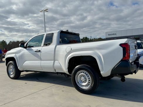 Used 2024 Toyota Tacoma SR image 10
