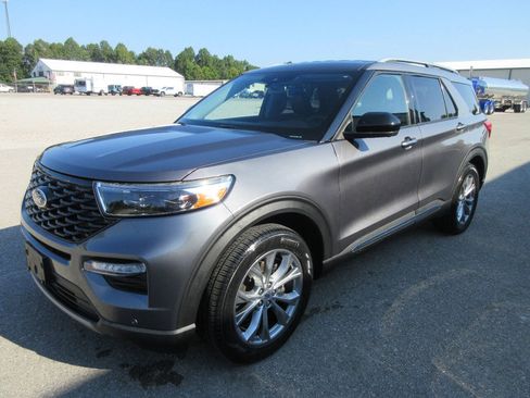 Used 2022 Ford Explorer Limited RWD image 2