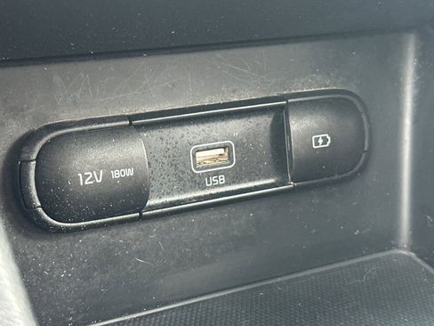 Used 2022 Kia Niro LXS FWD image 29