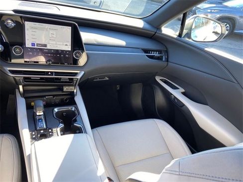 Used 2023 Lexus RX 350 Premium image 15