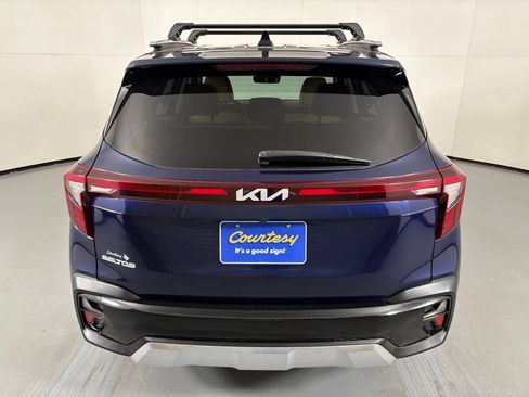 Used 2024 Kia Seltos EX FWD image 6