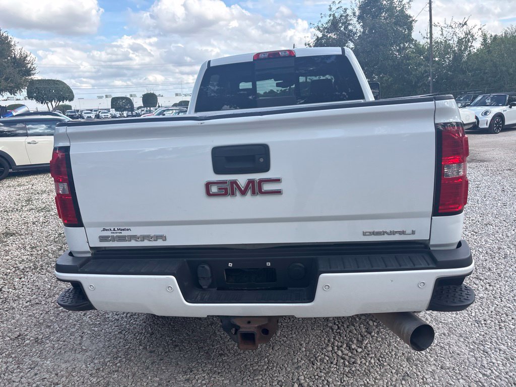 Used 2019 GMC Sierra 2500 Denali w/ Duramax Plus Package AWD/4WD image 4