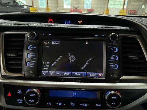 Used 2019 Toyota Highlander Limited AWD/4WD image 21