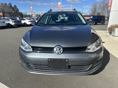 Used 2016 Volkswagen Golf S image 3