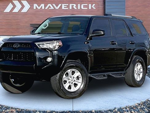 Used 2019 Toyota 4Runner SR5 image 3