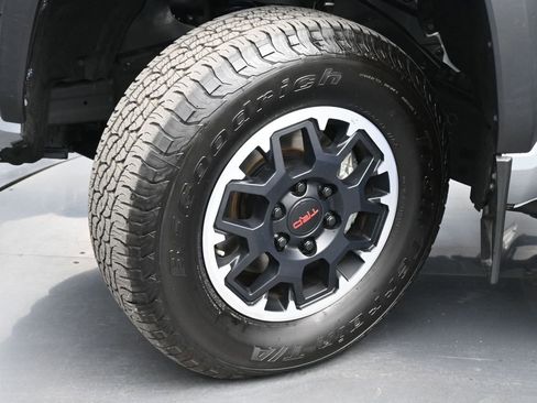 Used 2024 Toyota Tacoma TRD Off-Road AWD/4WD image 18