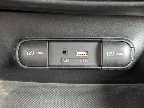 Used 2018 Kia Soul + FWD image 18