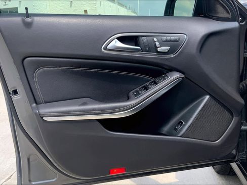 Used 2019 Mercedes-Benz GLA 250 image 18