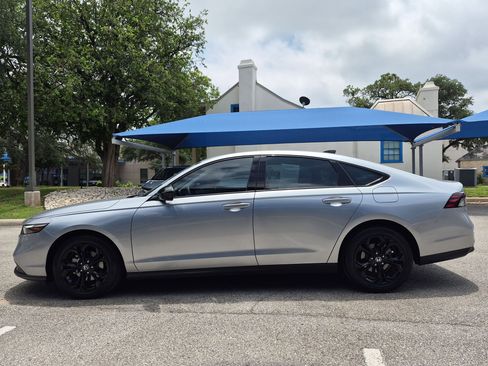Used 2025 Honda Accord SE image 6
