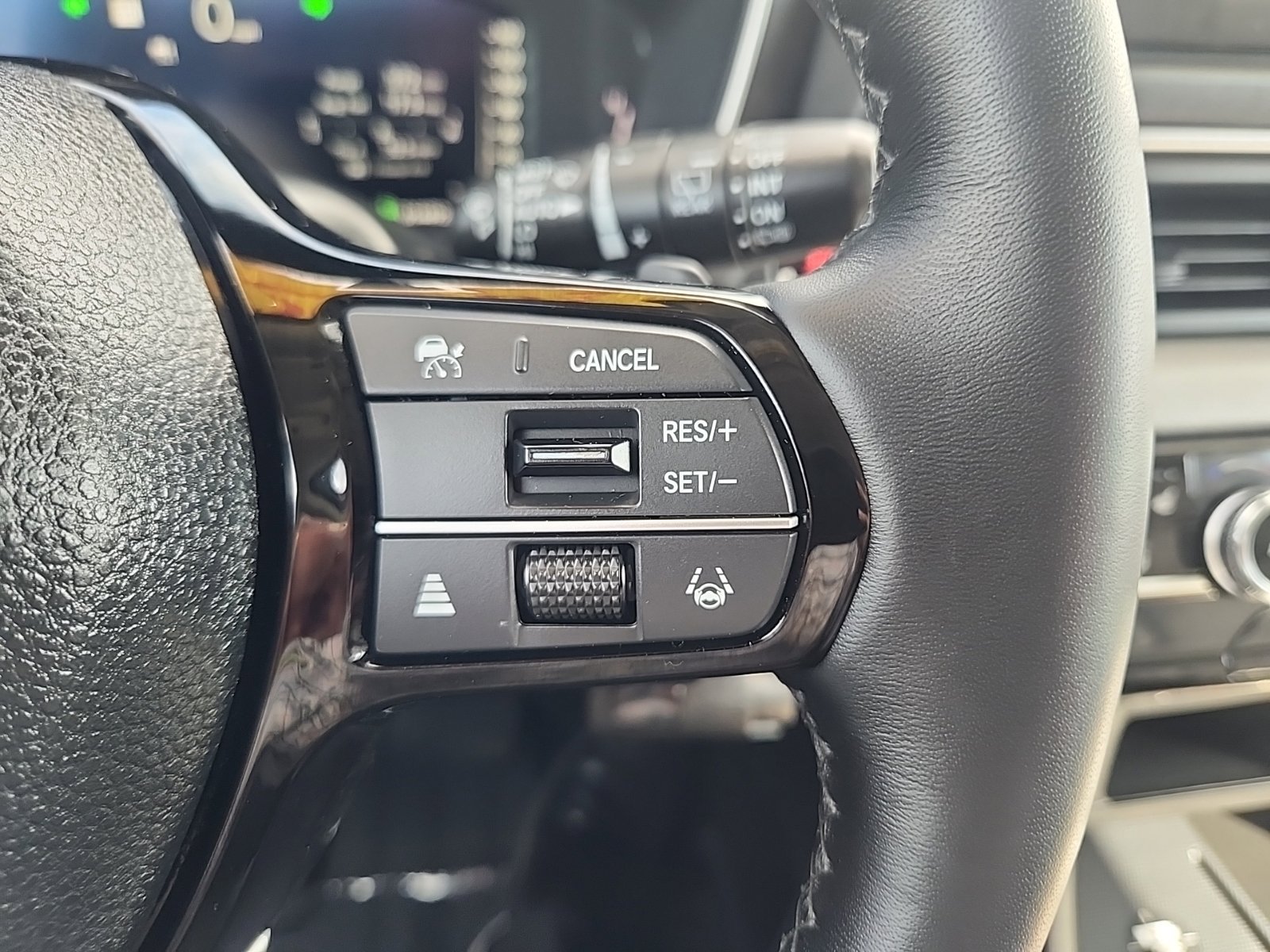 Used 2025 Honda Pilot Elite image 23