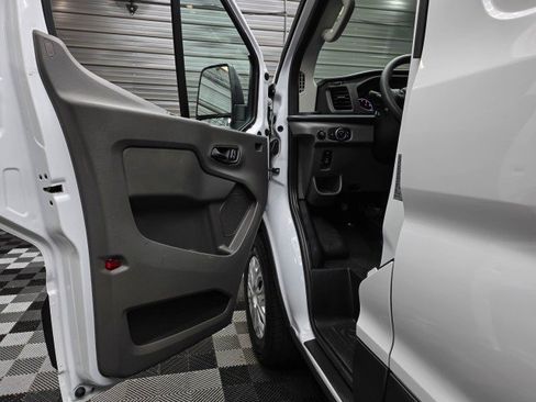 Used 2024 Ford Transit 250 Low Roof w/ Exterior Upgrade Package RWD image 28