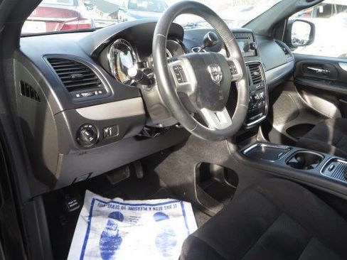 Used 2015 Dodge Grand Caravan SXT w/ Blacktop Package image 11
