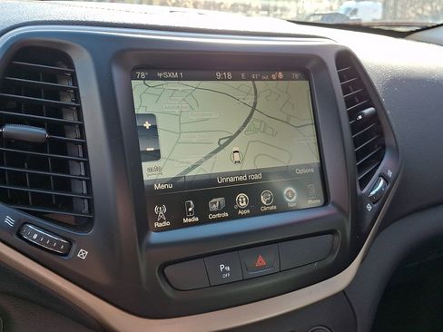 Certified 2016 Jeep Cherokee Limited w/ Luxury Group AWD/4WD image 19