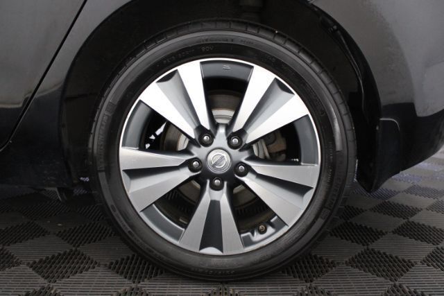Used 2015 Nissan Leaf SL w/ Premium Package FWD image 11
