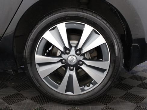 Used 2015 Nissan Leaf SL w/ Premium Package FWD image 11