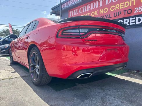 Used 2019 Dodge Charger SXT w/ Blacktop Package RWD image 5
