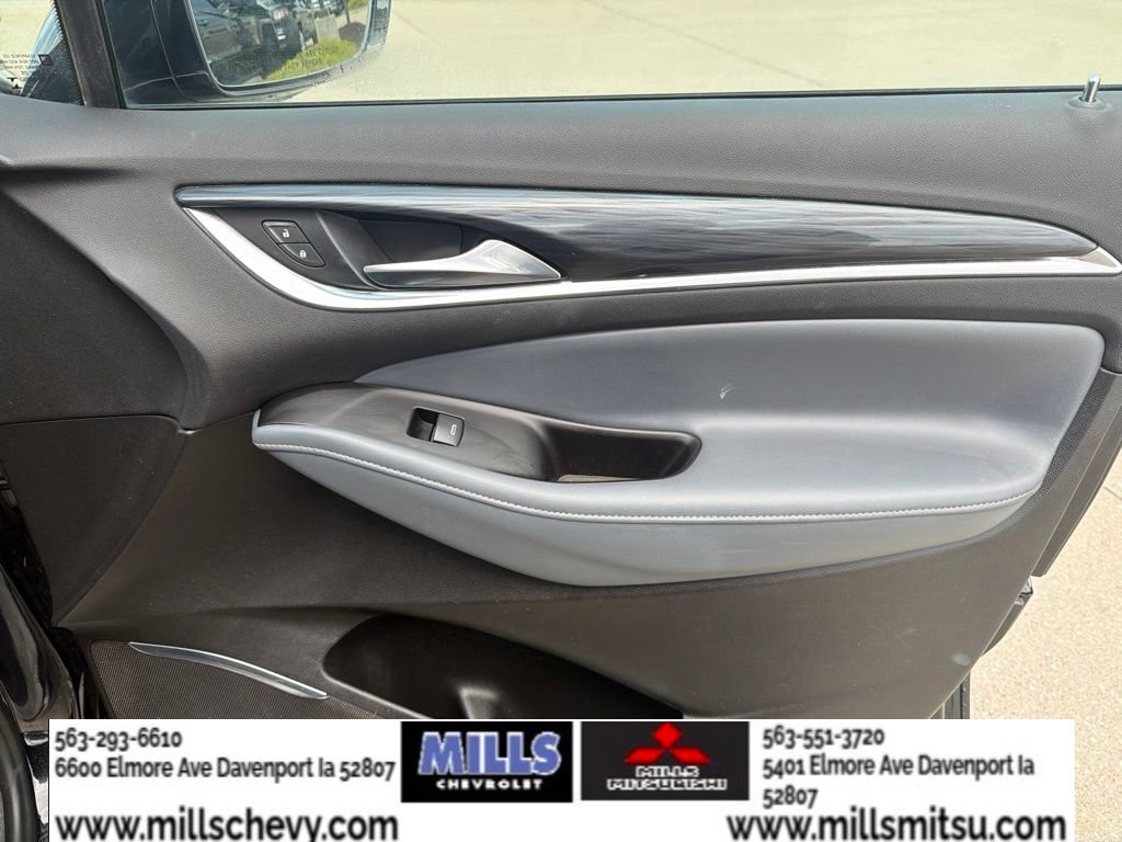 Used 2019 Buick Enclave Essence AWD/4WD image 29