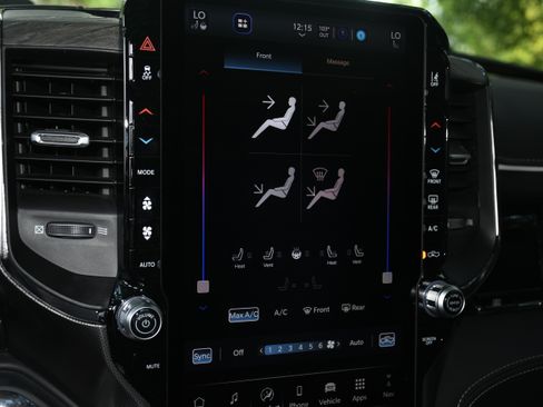 Used 2025 RAM 1500 Limited AWD/4WD image 16
