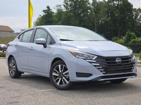 New 2025 Nissan Versa SV w/ Trunk Package image 2