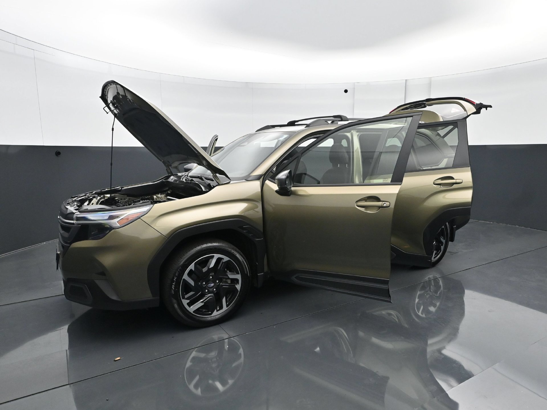 Used 2025 Subaru Forester Limited AWD/4WD image 31