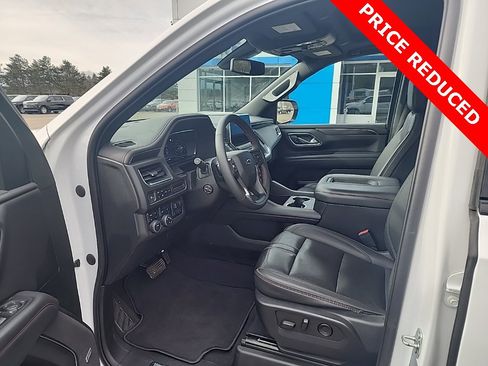 Used 2022 Chevrolet Suburban RST w/ Sport Performance Package image 9