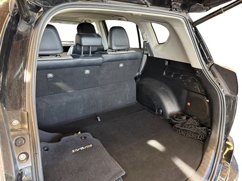 Used 2018 Toyota RAV4 Limited w/ Advanced Technology Package FWD image 11
