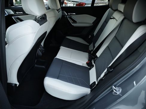 Certified 2025 BMW X2 xDrive28i w/ Technology Package image 27