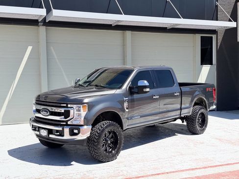 Used 2020 Ford F250 XLT w/ XLT Premium Package AWD/4WD image 4