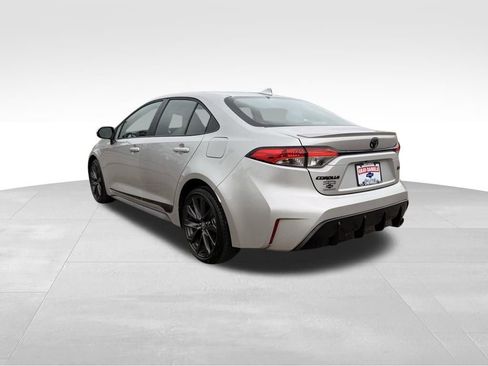 Used 2025 Toyota Corolla SE FWD image 4