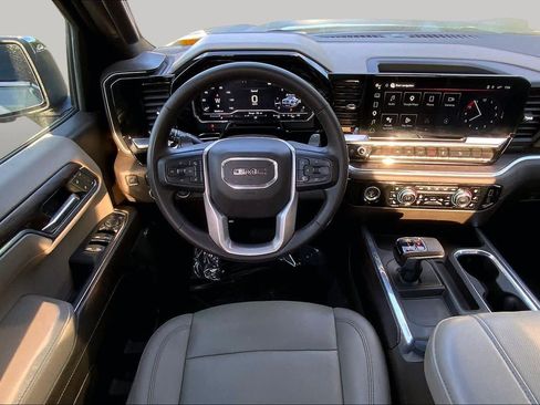Used 2023 GMC Sierra 1500 SLT w/ SLT Premium Package AWD/4WD image 6