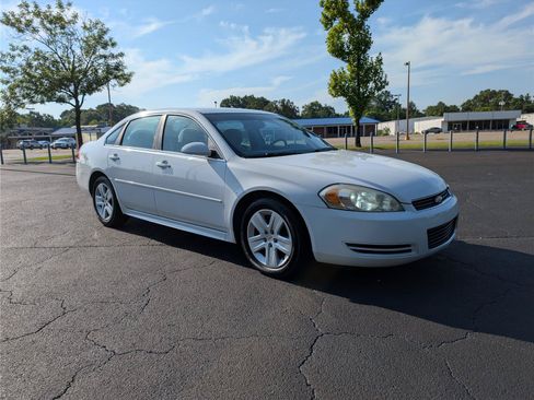 Used 2011 Chevrolet Impala LS FWD image 7