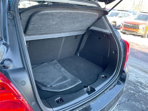 Certified 2022 Chevrolet Trax LT w/ LT Convenience Package image 23