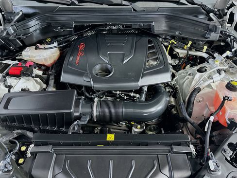 Used 2022 Alfa Romeo Stelvio Ti image 36