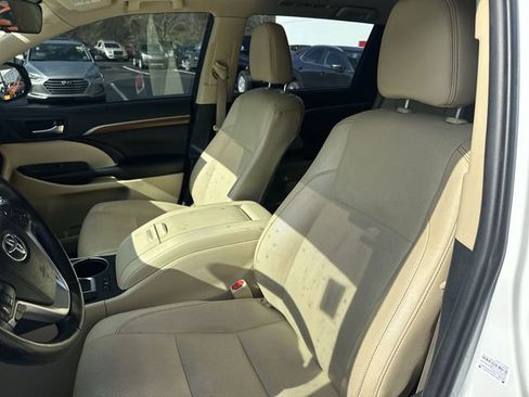 Used 2019 Toyota Highlander Limited Platinum image 16