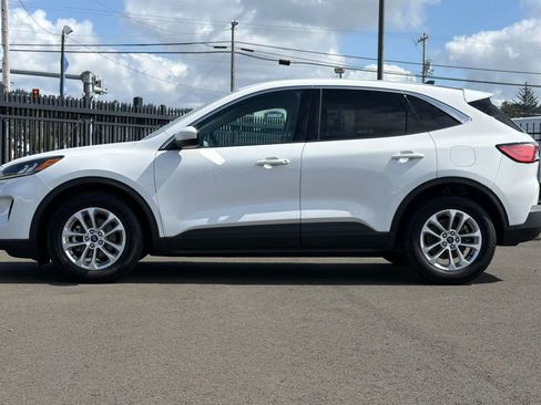 Used 2020 Ford Escape SE image 6