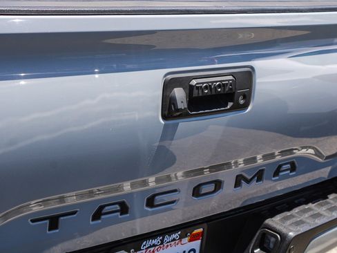 Used 2020 Toyota Tacoma TRD Off-Road w/ Technology Package AWD/4WD image 10