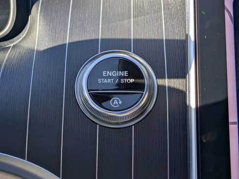 Used 2024 Mercedes-Benz C 300 Sedan image 30