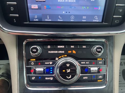 Used 2020 Lincoln Continental Reserve image 27