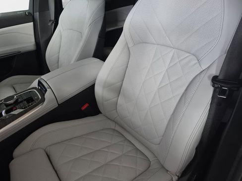 New 2026 BMW X5 sDrive40i w/ M Sport Package image 12