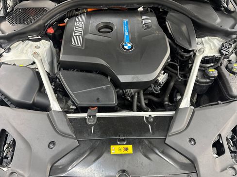 Used 2018 BMW 530e xDrive 530e xDrive iPerformance Sedan image 31