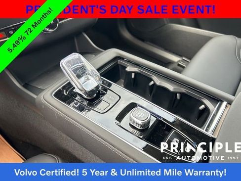 Certified 2025 Volvo XC90 T8 Core image 17