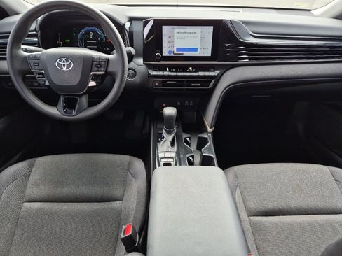 Used 2025 Toyota Camry LE FWD image 12