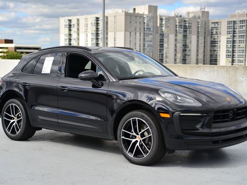Used 2026 Porsche Macan AWD/4WD image 7